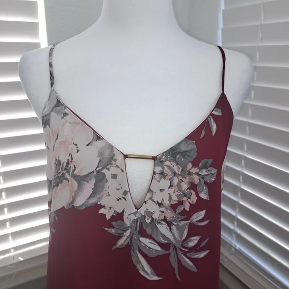 Socialite Maroon Floral Midi Dress - Picture 2 of 7